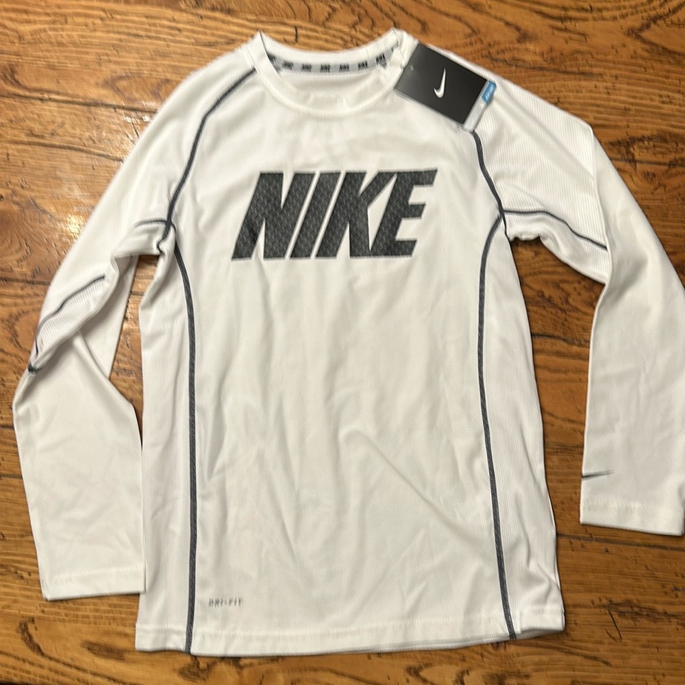 Nike dri fit white black top sz medium NWT